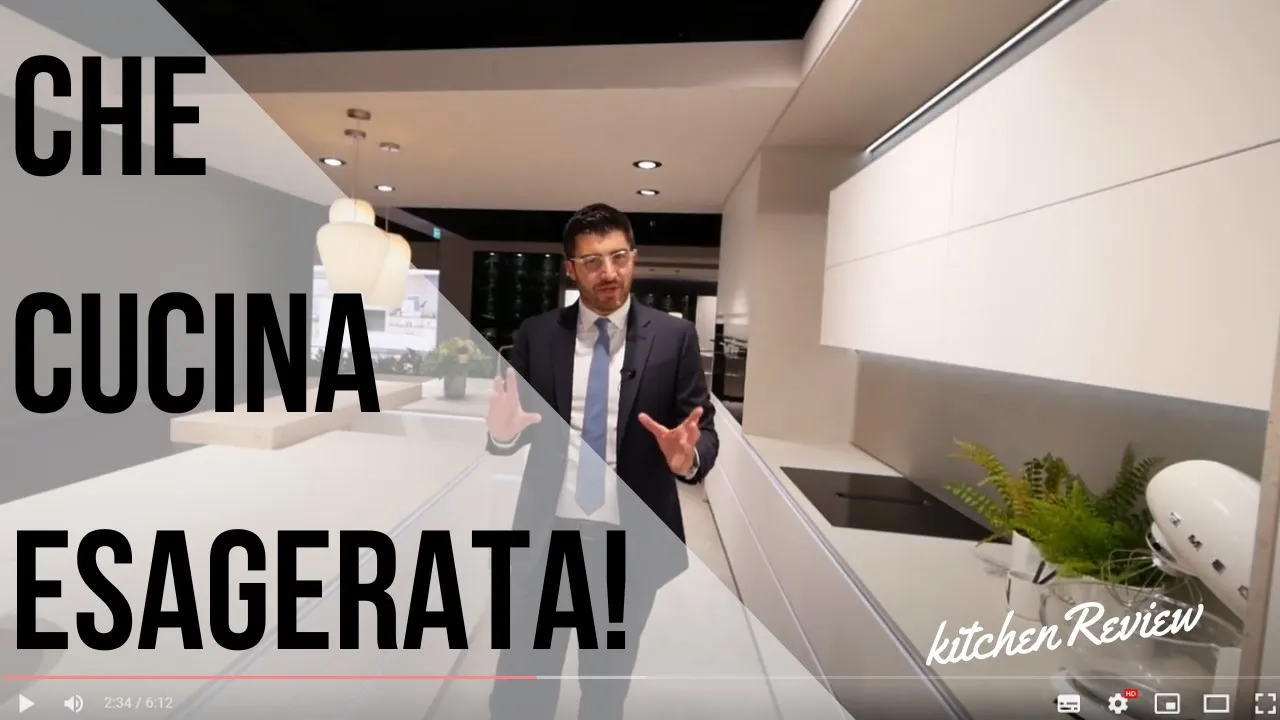 Cucina Moderna Bianca con Doppia Isola